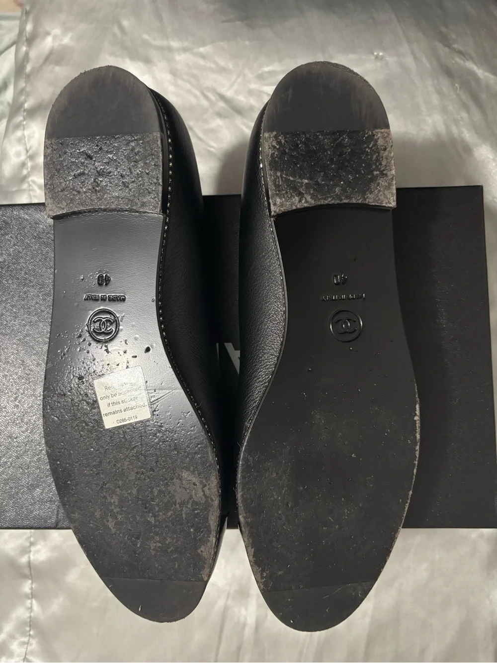 CHANEL Black Leather Ballet Flats with Patent Cap Toe
